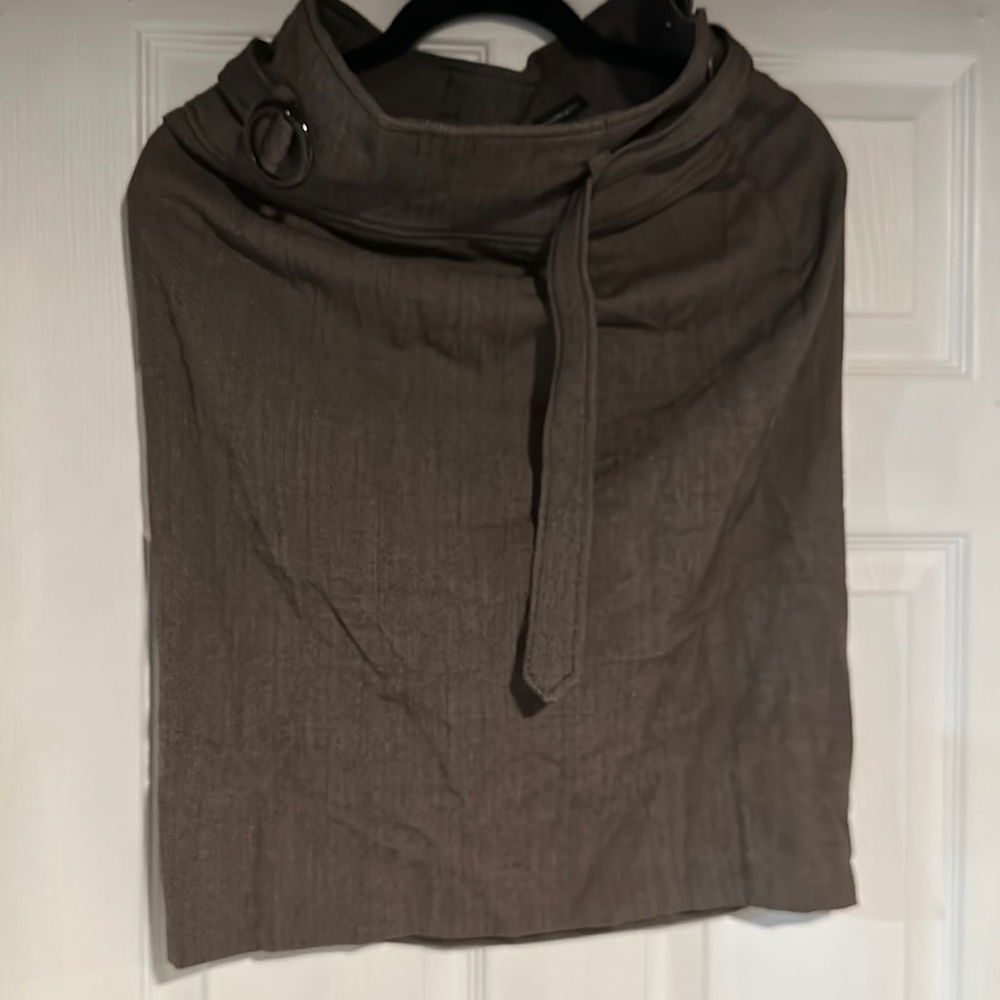 Fitted work skirt with belt